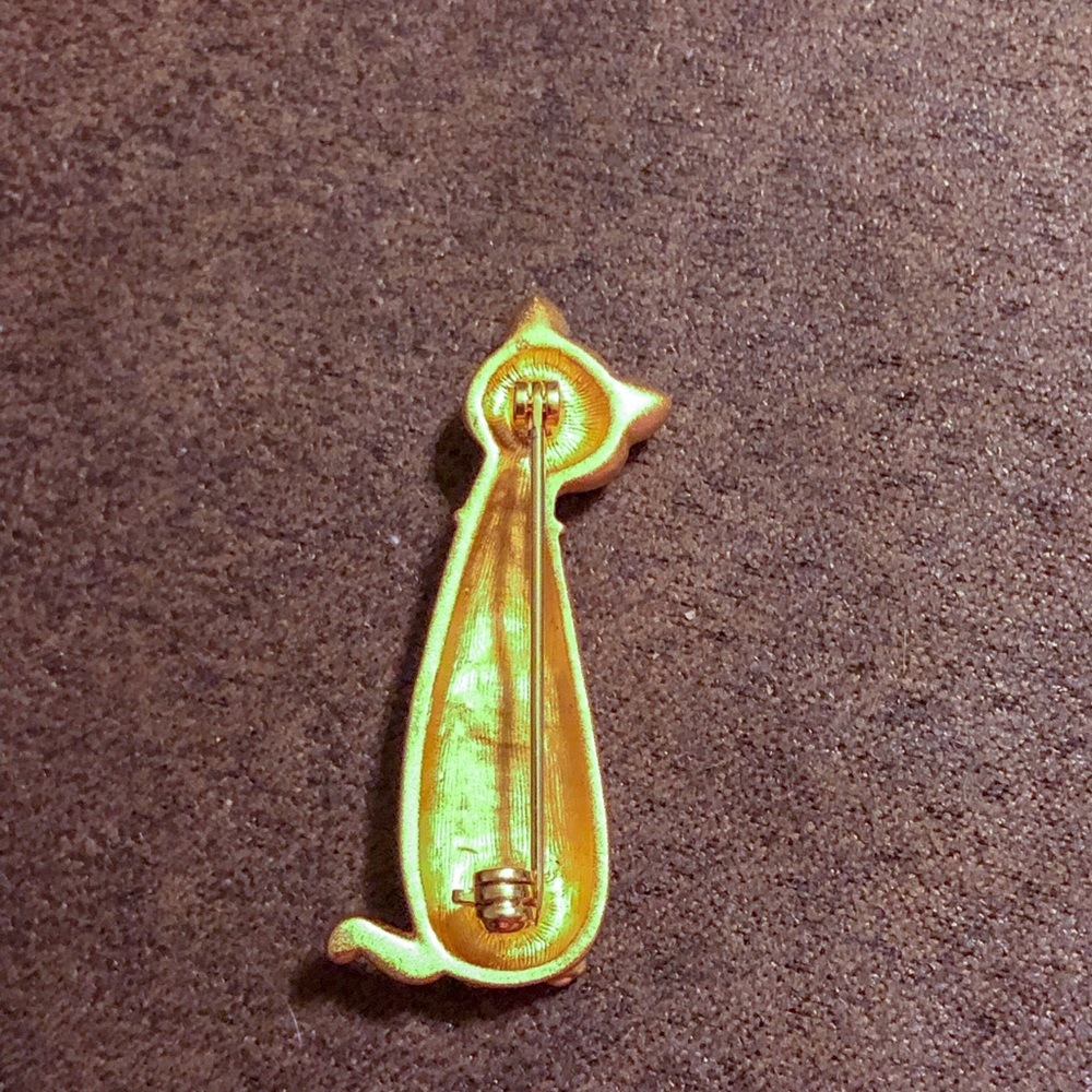 Cat Pin🐱 - Picture 2 of 4